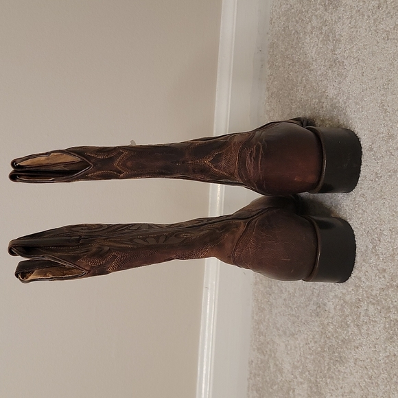 Western style boots 👢 - Picture 3 of 4